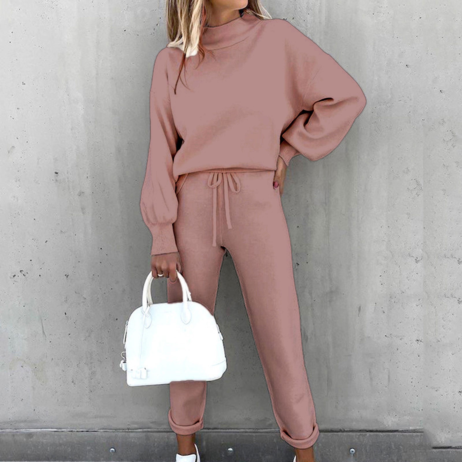 thumbnail image 5 of Traje pantalón de felpa para mujer: blusa con capucha, diseño con bolsillos, poliéster, conjunto informal liso, 5 of 8